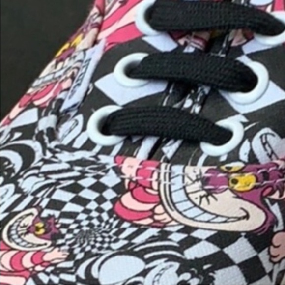 Disney Alice in Wonderland Cheshire Vans - Picture 9 of 12